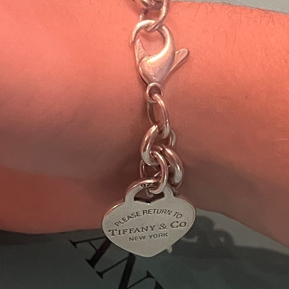 Tiffany & Co. Please Return To Tiffany & Co. New York Silver Heart Tag Bracelet - Picture 7 of 17